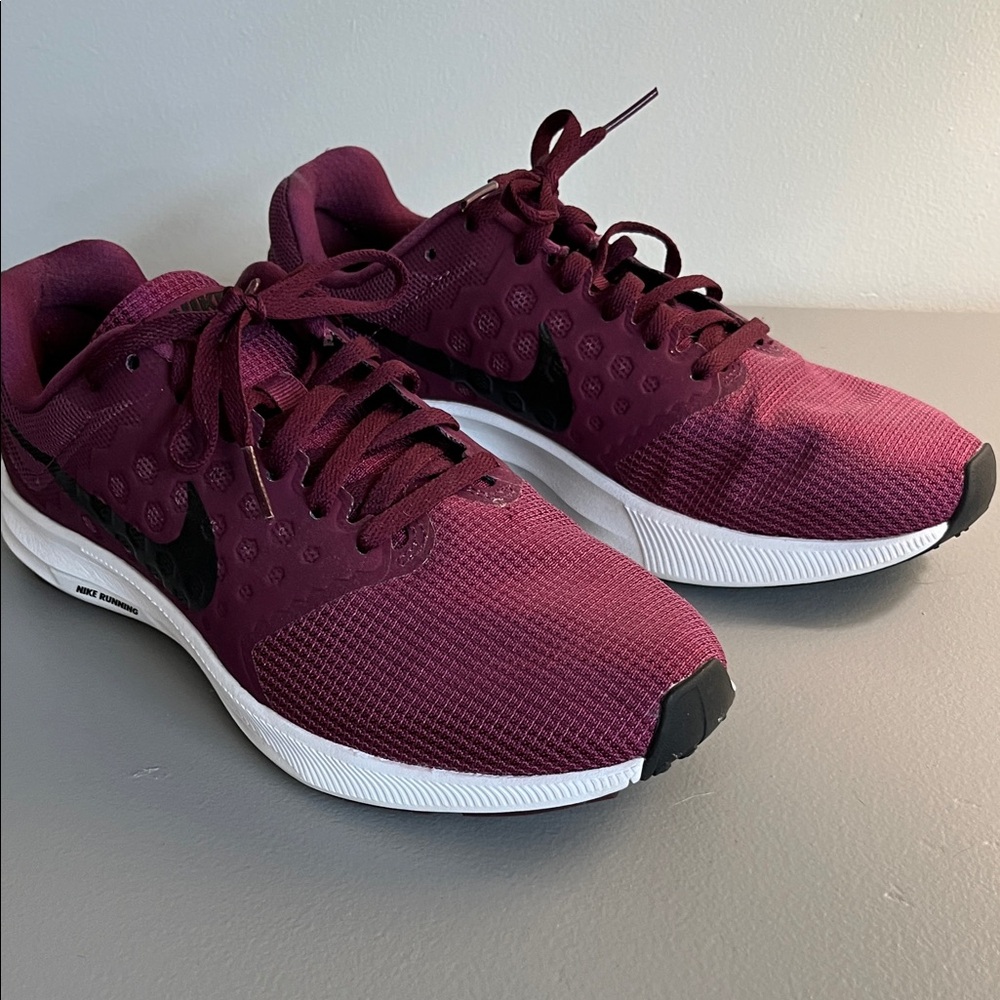 Nike Women's Maroon Running Shoes
